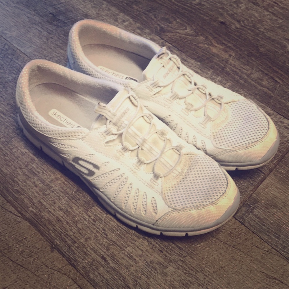 White sketchers flex
